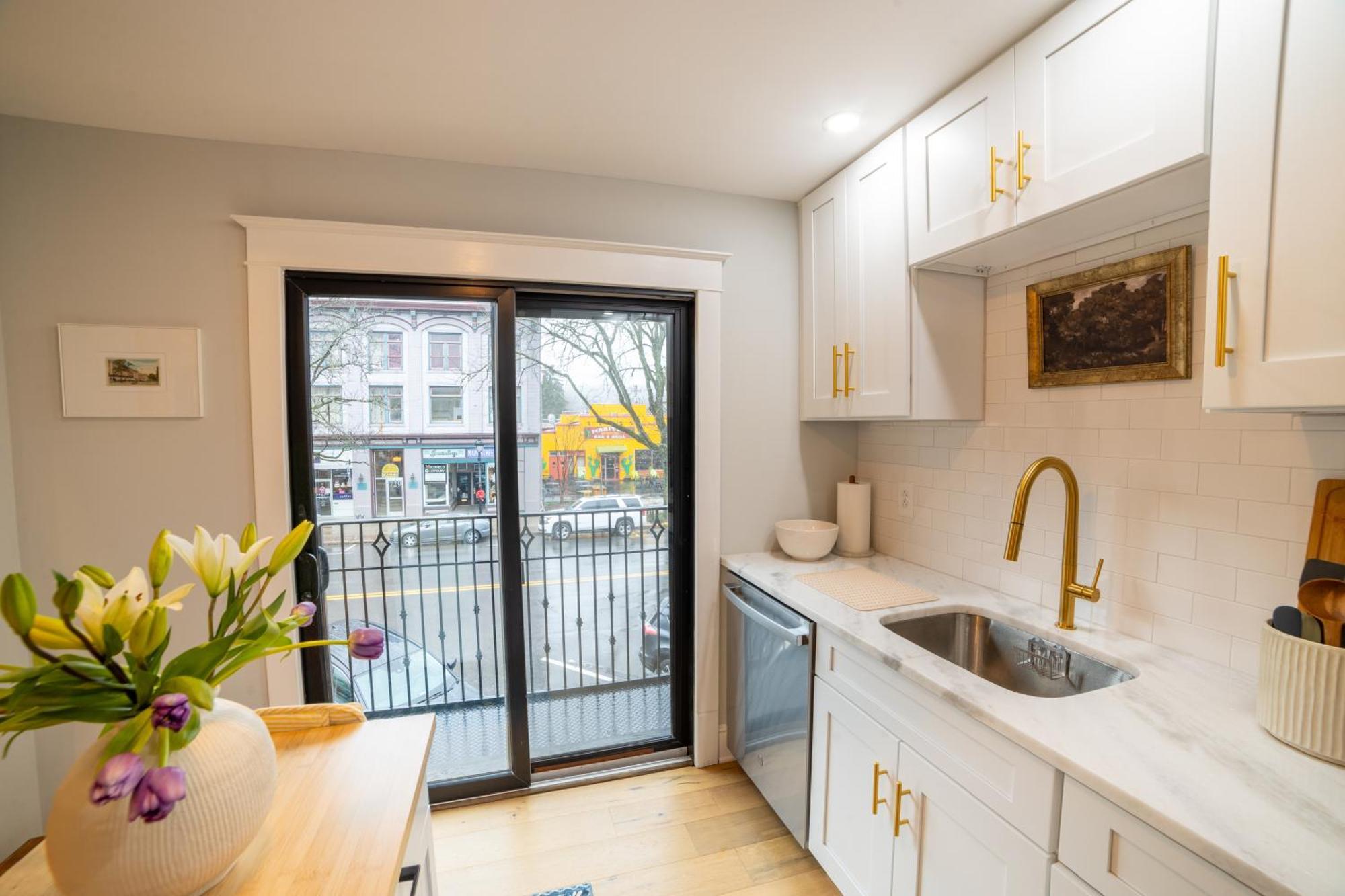 Apartment Prime Location On Main Street Stroudsburg